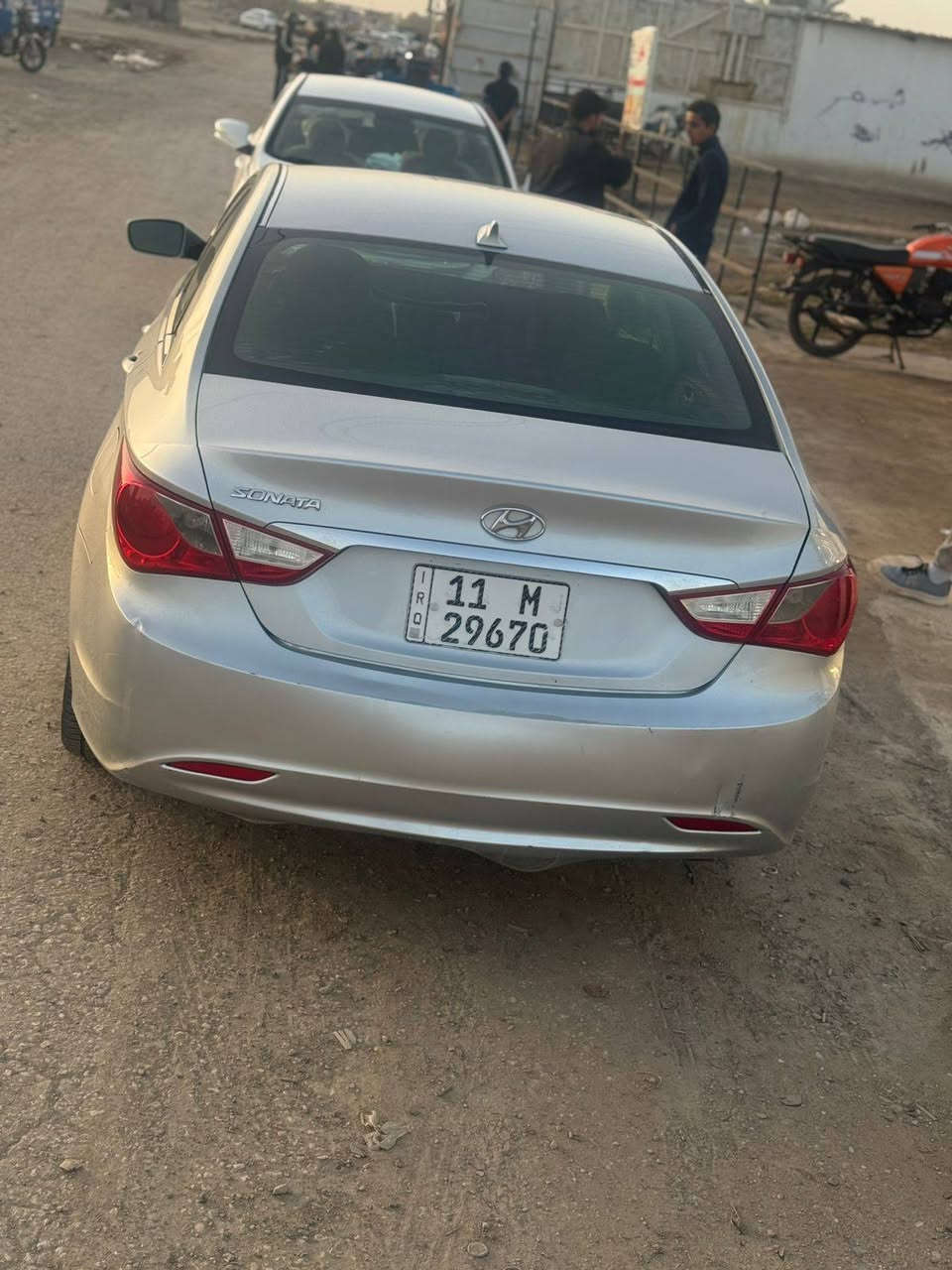 السلام عليكم هوندي سوناتا امريكي 2013   سياره بيه  بنيد مبدل فقط 
بدون دوخل  سياره جاهزه من مكينه وكير وحداديه وتخم تاير 
تبريد 
موصفات سياره 

تحكمات 
انظمه قياده 
ويل كرؤم 
حساساا خلفيه 
كشافات اماميه لد
سياره هزه جديد
رقم جديد 
سعر112بيه  مجال بيسط 
مكان سياره بابل 
لاتصال ***********
*********** حلة, بابل
