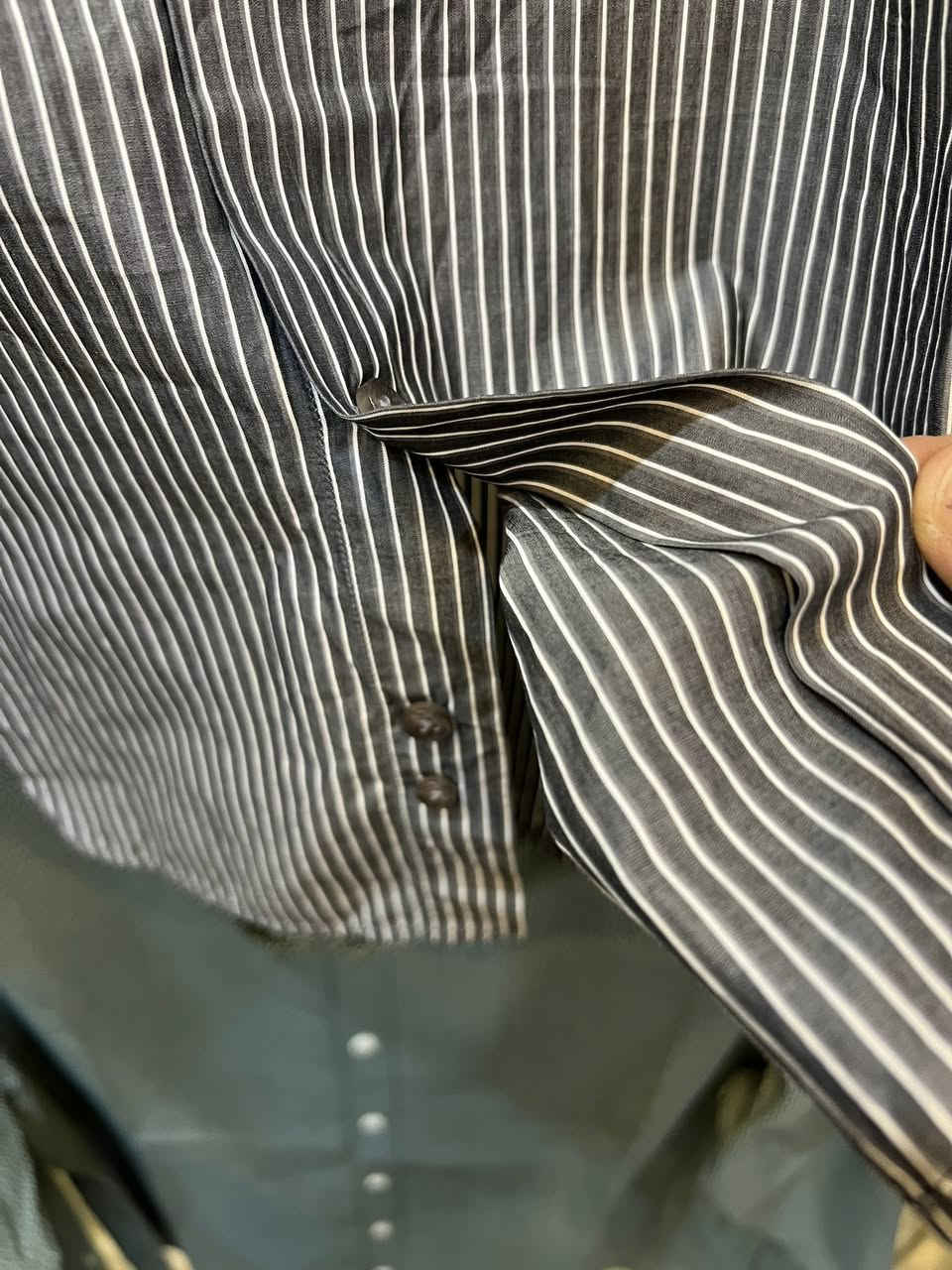 قياسXL
خامه خفيفه جداً
طول76
عرض60 سم
أورجنال لون رصاصي مسيم بأبيض
السعر25
للحجز مراسله لطفاً


**إذا كنت صاحب هذا الإعلان وتريد حذفه لأي سبب، رجاءا أرسل رسالة إلى الدعم الفني**
