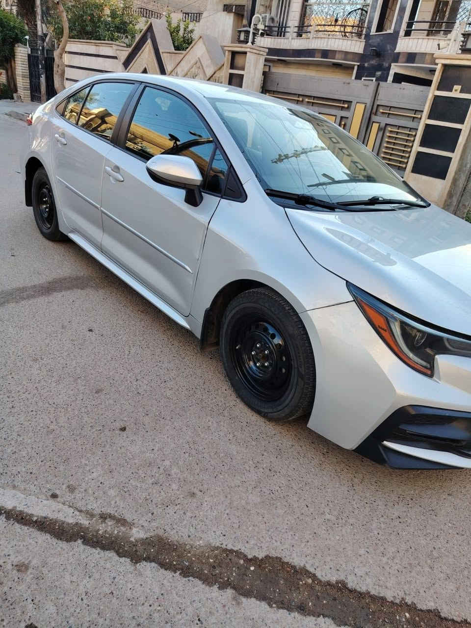 السلام عليكم كورلا للبيع موديل 23 وارد امريكي حادثها جاملغ وبنيد  بدون دواخل بدون ايرباك السياره ماشيه 62 مواصفات Le رقم جديد وهزه جديده السعر  ١٥٨ وبي مجال عنواني بغداد السيدية للاستفسار *********** متواجد واتساب
