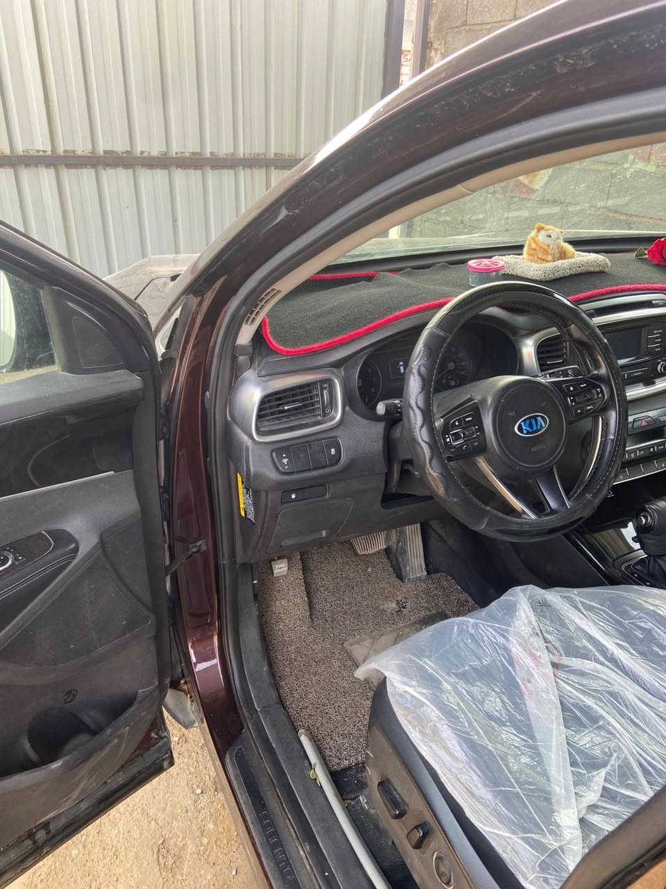 السلام عليكم سورينتو ٢٠١٦ للبيع وارد أمريكي فئه EX نص مواصفات مكينه مبدله جديد فور ويل سبعه راكب ثلاث قطع تبريد للاستفسار اكثر هذا الرقم *********** السعر ١٧٥ وبيها مجال
