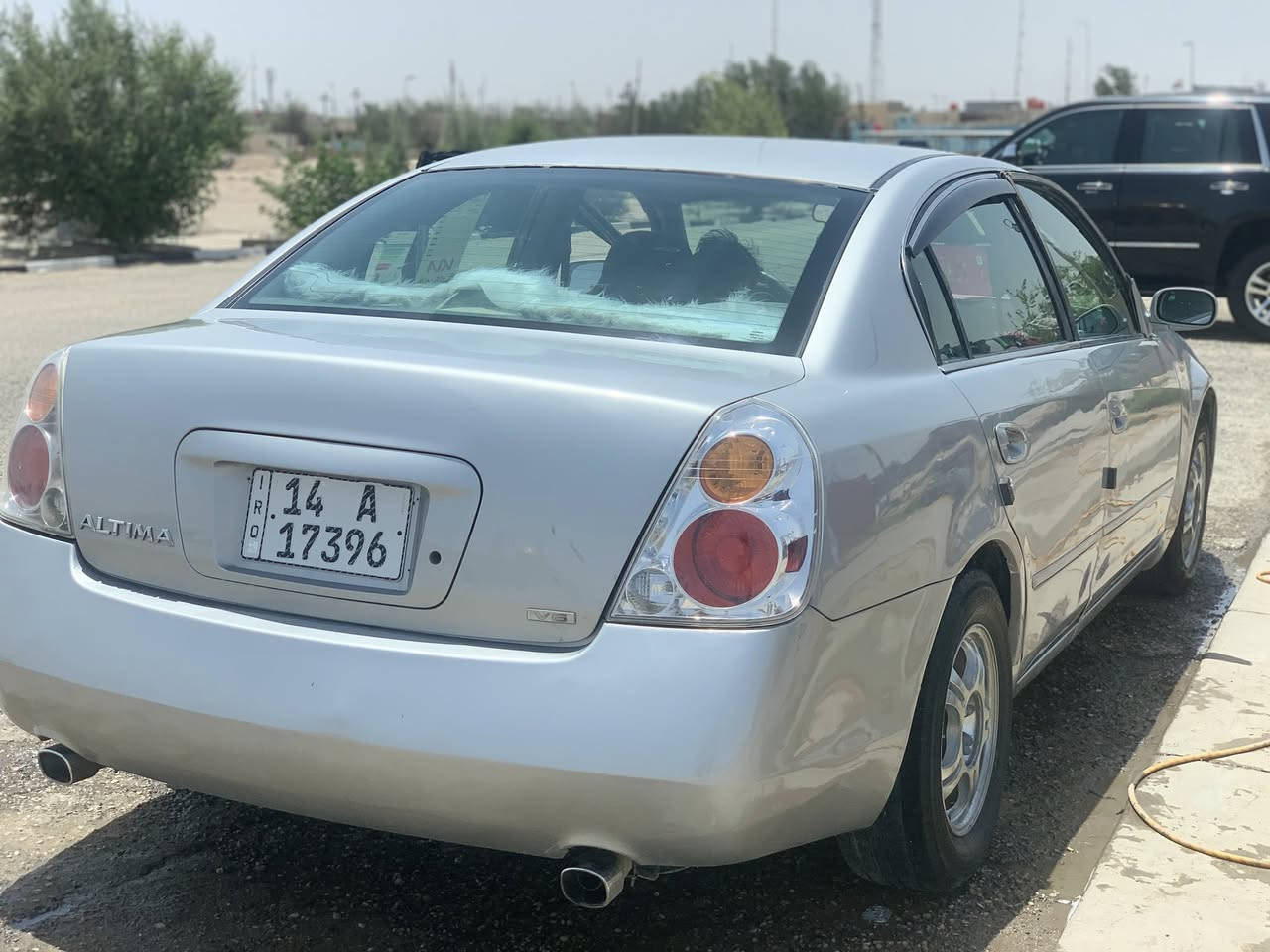 السلام عليكم 
سيارة نيسان التيما 2005 مكينه وگير كاميري السيارة نضيفة مثل ماموضح بالصور والباقي تجي وتشوف بعينك رقم انگليزي بصرة شرط التحويل 
بيع او مراوس حسب القناعة سعرها 50 وبيها مجال قليل والشراي يدلل 
للتواصل هذا رقمي ***********
السيارة موجودة بالبصرة خور الزبير
