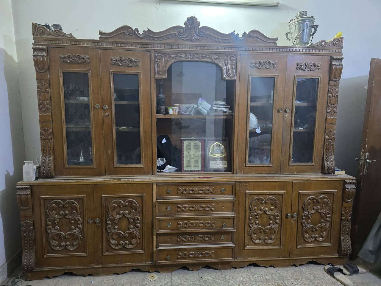 قنفه تسكام تركي تصير سرير تاخذ 3 نفرات السعر ١٠٠
معرض إيطالي جديد يحتوي ع لدات اناره كامله السعر ١٦٠

معرض صاج تسكام شغل ملكي كلش نظيف وجاهز السعر ١٥٠ 

للاستفسار  ***********
