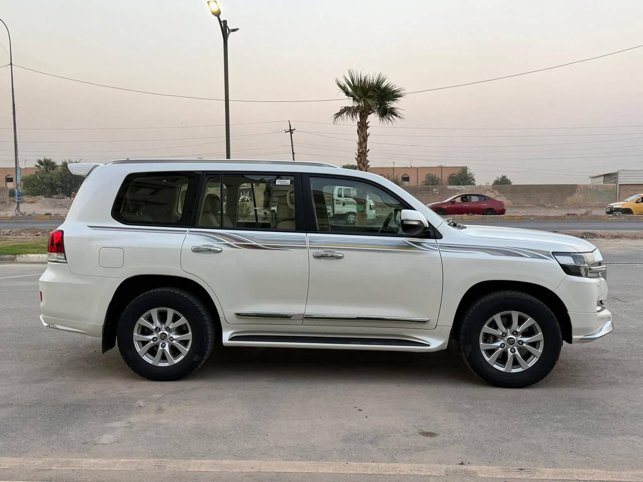 لاندكروز 2017 فول ساز وايت اديشن 6 V
كفاله عامه بحاله  الوكاله ماشيه 40حقيقي على الفحص حتى الدعاميات كفاله 
السعر 535 باسمي تحويل مباشر 
 (حجي امين) ***********
رقم بغداد 
اخوان السياره بحاله الوكاله ومشي حقيقي
مكان السيارة بلعمارة
