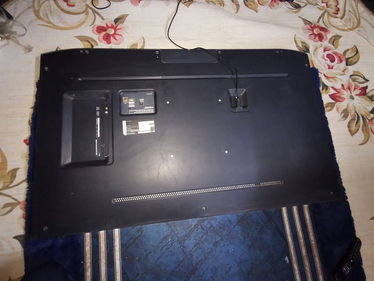 سلام عليكم عندي شاشه نوع LG NANOCELL الأصلي مواصفات شاشة LG موديل 50NANO75VPA هي تلفزيون نانو سيل ذكي مقاس 50 بوصة، بدقة 4K UHD، وتقنية NanoCell لعرض ألوان نقية، ومعالج α5 4K AI، ونظام تشغيل webOS، ويدعم Active HDR، وتأتي مع ريموت سحري، وتوفر تجربة سينمائية وأداء جيد للألعاب مع ميزات مثل HGiG وALLM، وتحتوي على منافذ HDMI وUSB، وتعمل بتقنية الذكاء الاصطناعي ThinQ AI.  العنوان البياع حي الرساله الأولى قرب مدينة العاب الكرخ تلفون ***********
WhatsApp +964***********
