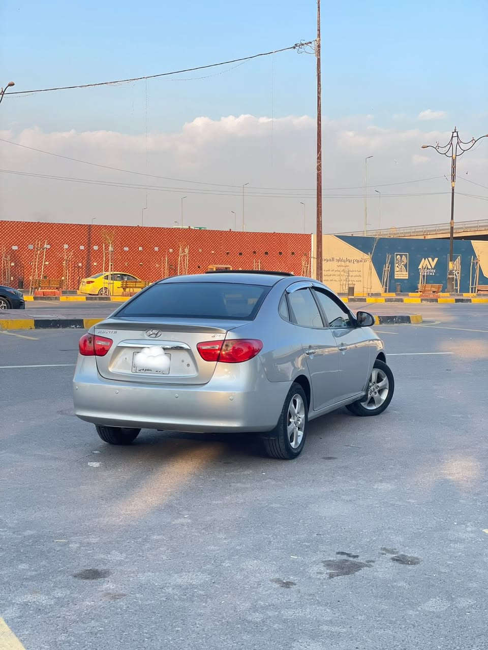 أفانتي للبيع 2010
فول عدا البصمه 
كشن جلد اسود اصلي 
لايت مكحل 
بك لايت لد
فتحه سقف 
شاشه بلاد
رونات ليزري 
ويلكب حجم 16 
محرك 16 
تخم تاير جديد 
الصدر الامامي والخلفي كله جديد 
السياره بيها صبغ عام  أثار عمليات التحرير 
مكان السياره موصل 
السعر 110 $

***********
