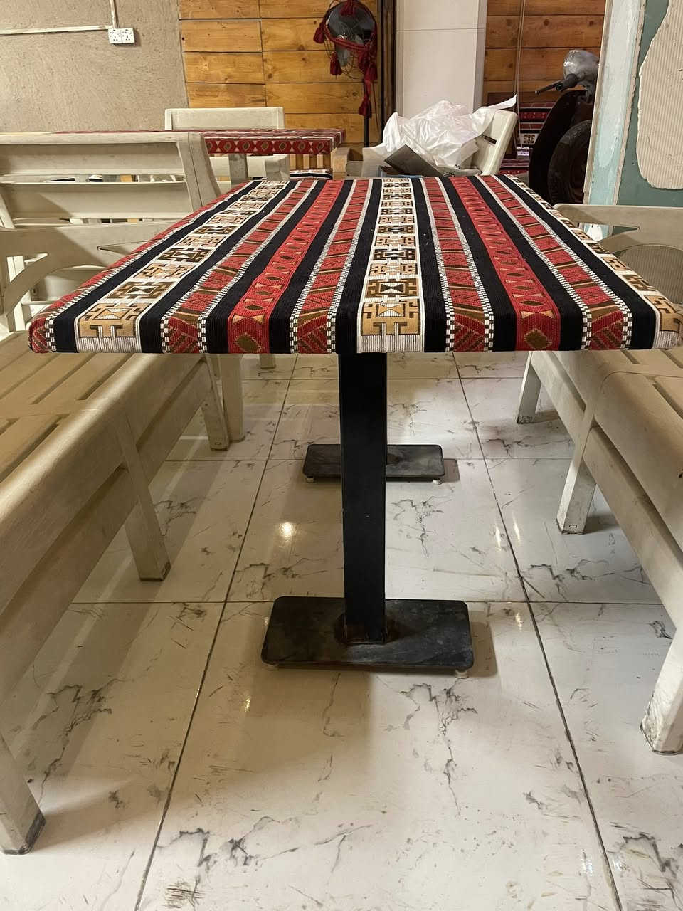 ميز.العدد ٧قطع. مغلف قماش السعر الواحد ٧٥وبيه مجال شراي يتصل *********** مكاني البلديات طوال ١٢٠سم وعرض ٧٠
