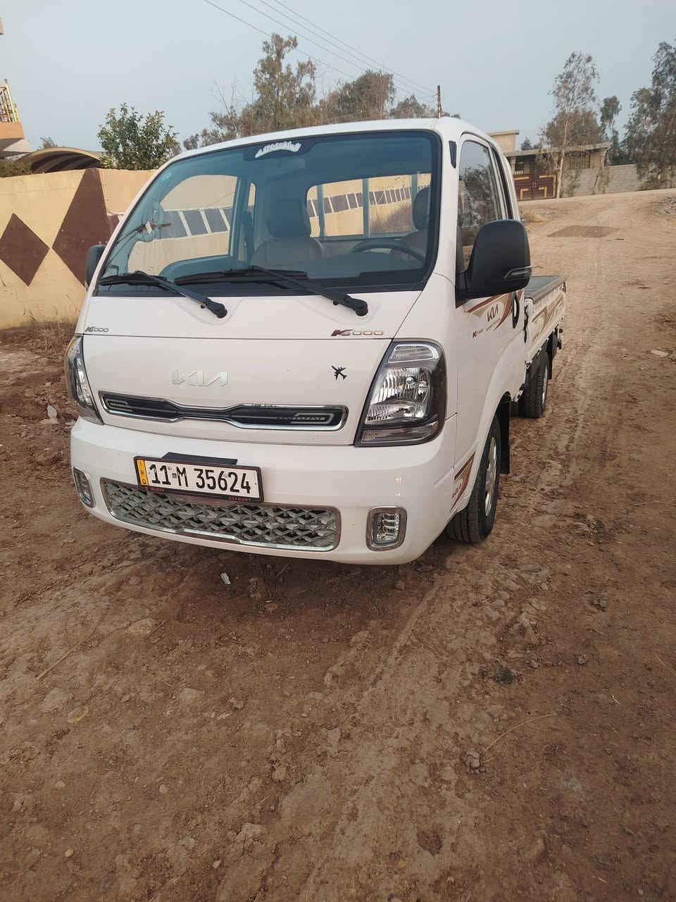 سلام عليكم كيه 24السياره جديده ماشيه60مكان السياره واسط الصويره ***********
