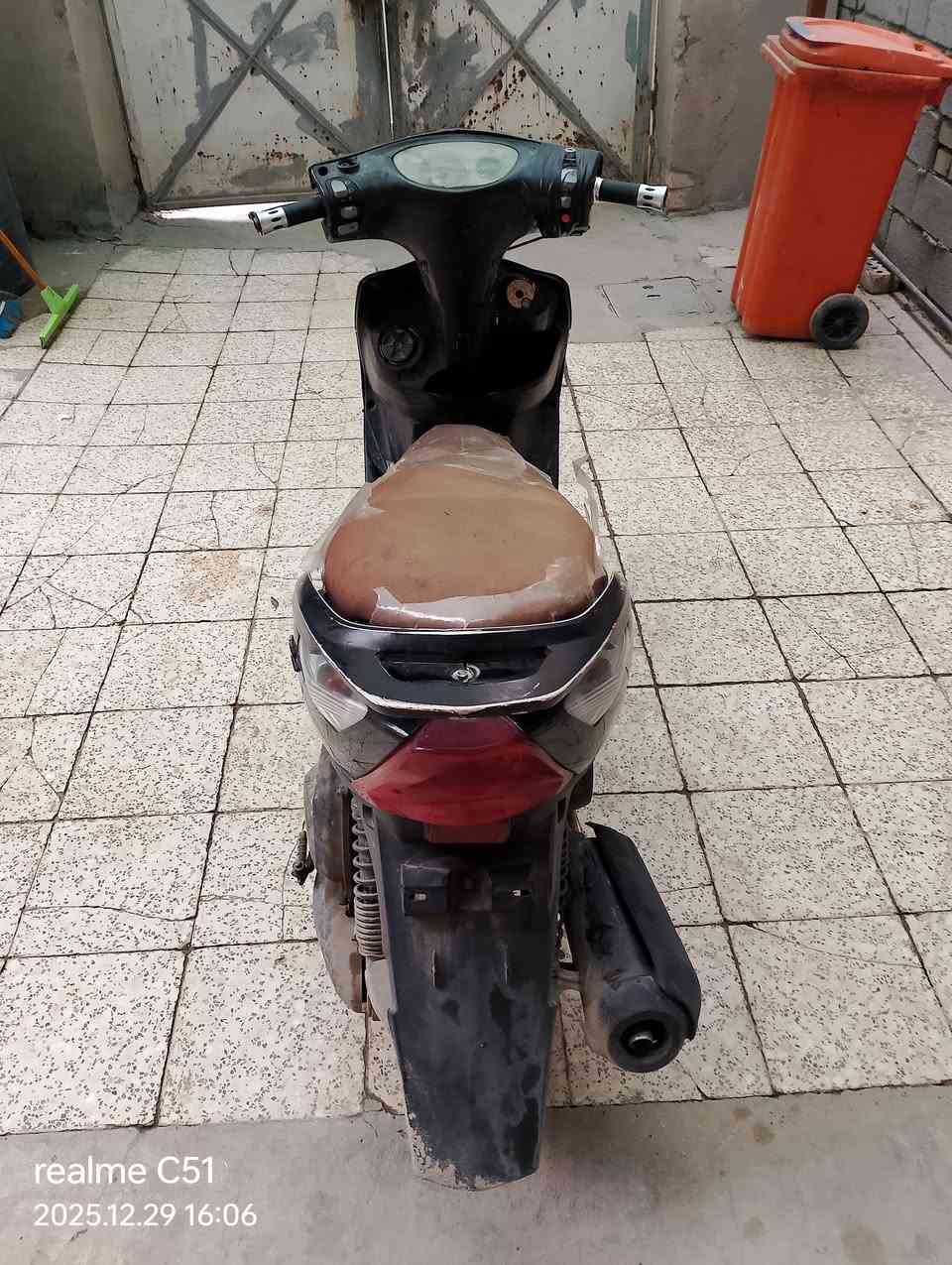 سلام عليكم
دراجة ثعلب نظيفة بيه نقص كهربائيات دراجة نظيفة السعر 450 مكاني الغزالية

*********** / واتساب
