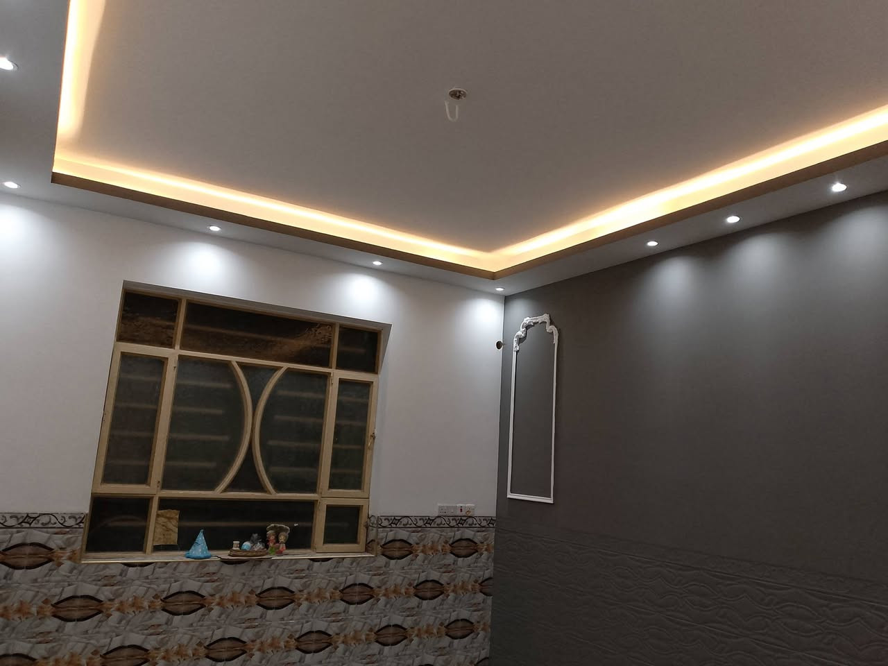 صبغ داخلي وخارجي بأسعار تنافسيه 
جميع اعمال الديكورات الحديثه  
جبس امبورد 
تغليف جدران 
شيبورد
بديل رخام بديل خشب 
واناره لبروفاير 
وصبغ سيراميك 
يتميز العمل بدقه عاليه 
وجاهزين لعمل المزارع وبتصاميم عاليه الدقه 
للاستفسار ع الرقم تالي ***********
