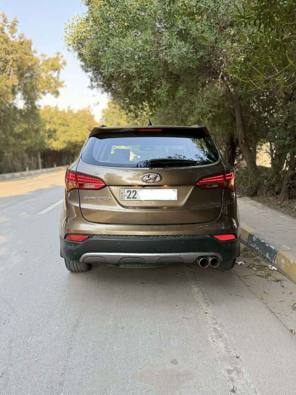 للبيع سنتافي 2013 خليجي  ٤ سلندر ٢٤٠٠ سيارة 7 راكب السعر 140$ ورقة و بيها مجال مكان النجف الاشرف
صبغ بين باب السائق والجاملغ 
ووشويه بطرف قبق الصندوق
 ***********
