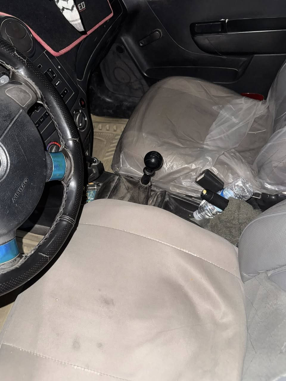 شوفر افيوه البيع بسعر مناسب محرك 1600  كير عادي سياره نضيفه تخم تاير جديدموديل 2009رقم السياره قادسيه وتحويل ثاني يوم سعر 55ورقه وبيه مجال لطيبين رقم ***********
