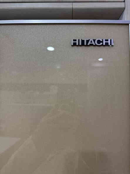 ثلاجه Hitachi الاصلي 
سبب البيع سبب البيع تغيير ديكور المطبخ
الثلاجه استخدام قليل￼ 
السعر ٣٥٠$ 
شراي تواصل معنا وتساب او خاص
￼ ‏***********
