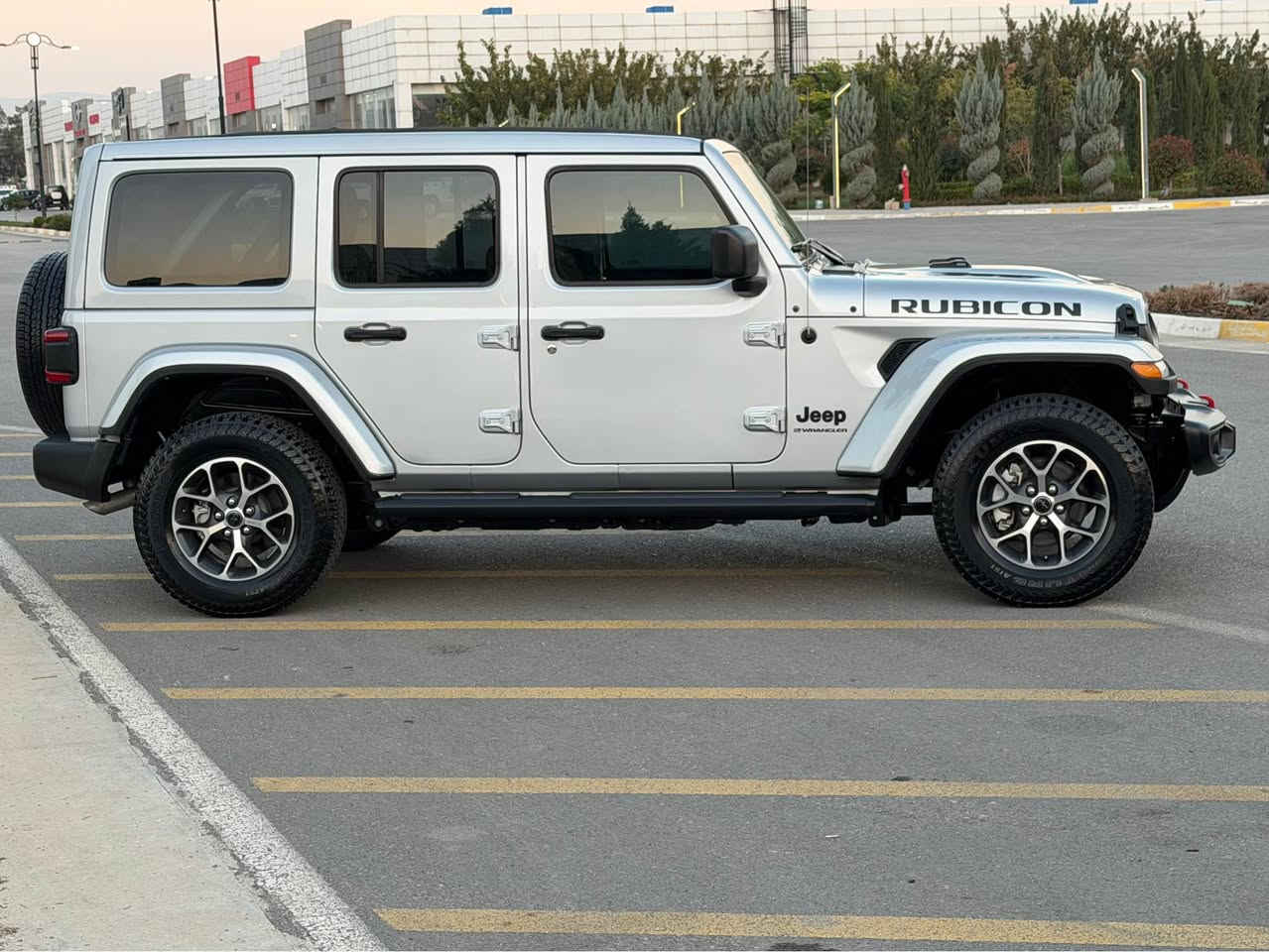 ‏جيب ‏رانجر موديل ‏2023 ستة سلندر فول مواصفات سقف كشف يعني بانوراما كهربائي هي مواصفات كلش قليلة سيارة جديدة ماشية 29, صبغ جملغ سيق وبونيد بدل روبيكون مواصفات روبيكون ￼￼￼￼￼ السيارة بدون الدخل مكان سليمانية سعر 310$ بيها مجال ￼￼📞☎️*********** السليمانية, العراق
