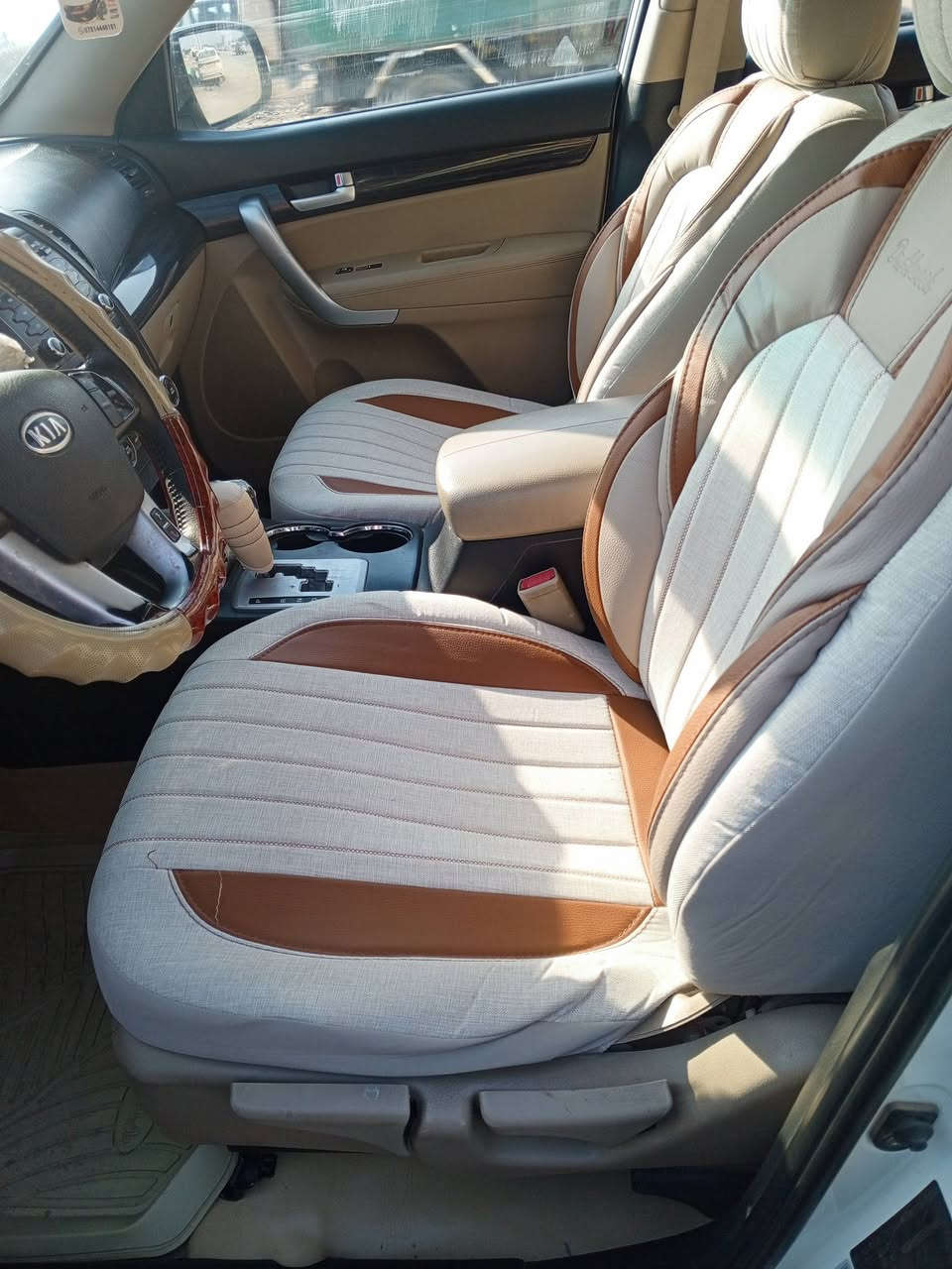 كيا سورنتوا  خليجي موديل 2013 مكفوله كفاله عامه من الضربه والصبغ والتبديل 
فول مواصفات بصمة تشغيل وبصمه ابواب 
تحكم استيرين مثبت سرعه 
تبريد ثلاث قطع  السعر 165
للاستفسار الاتصال ع الرقم ***********
