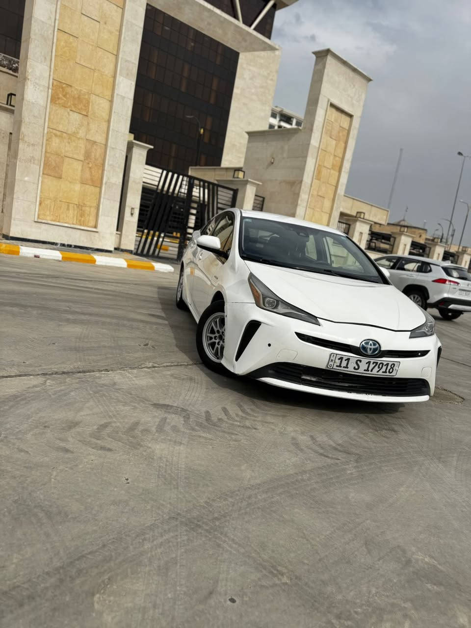 بريوس موديل 2022 هايبرد
قيادة ذاتيه 

مانع تصادم

شحن لاسلكي

حساسات 360

شاشة ابل كار بلي

كامره خلفيه

اوامر صوتيه

معروفه مواصفاتها

بيها 3 قطع صبغ بنيد وجاملغات

عنوان السيارة  💌الفلوجة 

 🚨السعر 110$🔥

 الارقم ***********
