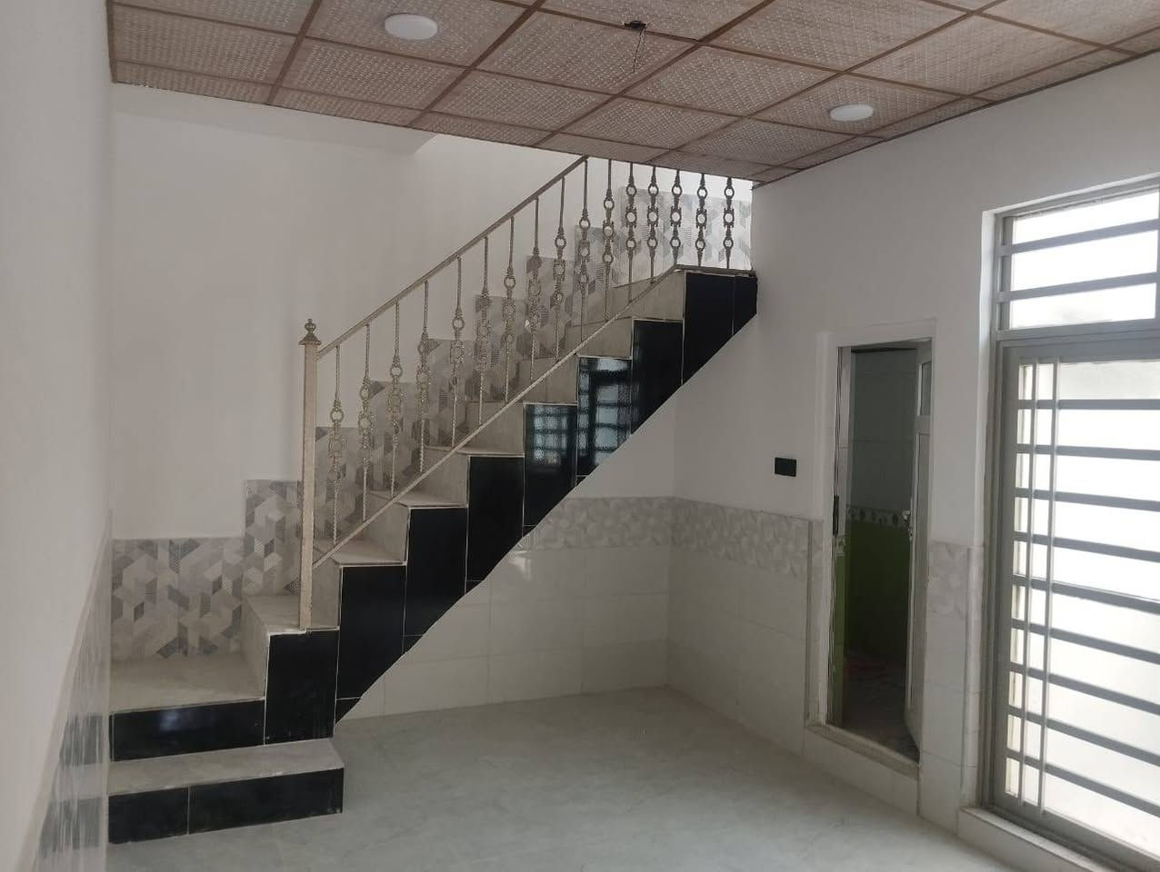 بيت للبيع قوس الهندية ٥٠ متر بناء جديد
طابق الاول صاله مطبخ واستقبال وصحيات
طابق ثاني غرفه وصاله
السعر ٧٦ مليون وبي مجال بسيط 
للاستفسار مكتب الفيحاء للعقار 
***********
