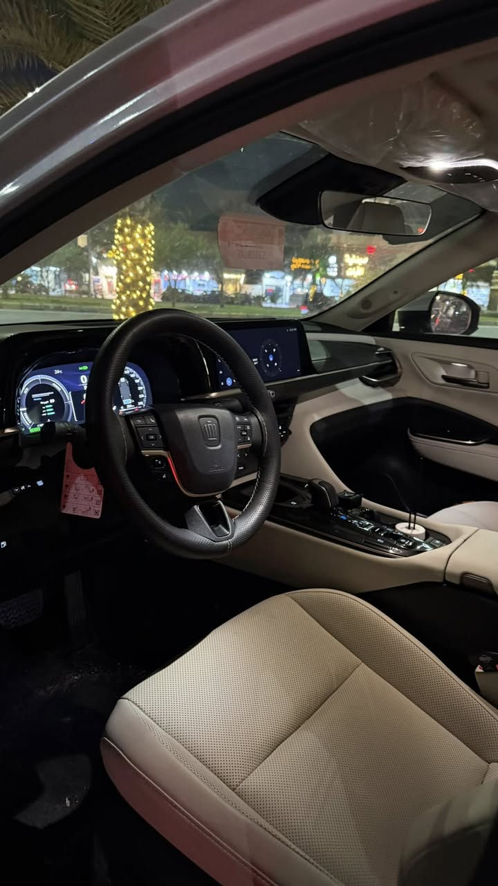 سلام عليكم 
كراون 2025  ساز ماشيه 1500 رقم بغداد. 
مراوس فقط  وي رام او سلفرادوا 2022 وفوك￼
***********
