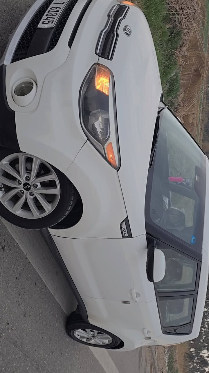 سلام عليكم صول ٢٠١٨ وارد أمريكي مكينه ٢٠٠٠ حادث جاملغ وباب جهت السايق والباقي مذكور بل سونار تخم تاير جديد صدر أمامي خلفي جديد تبريد تدفع فول مكينه جديده رقم بغداد باسمي مكان السياره بغداد محموديه السعر ١٠٧ وبيه مجال بسيط  رقم التليفون ***********
