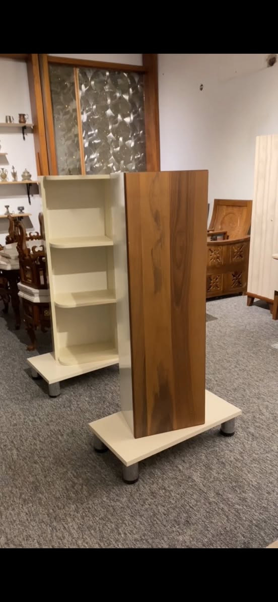 طاولة وسطية ويا كومدي ومجرات — شغل مرتب وجودة عالية 🪵
•شغل تركي من شركة ڤيترا التركية
• خامات قوية 
•واتساب:***********
