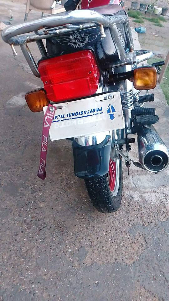 دراجه للبيع سيفان خمسه  كير حلاويه اوراقه كامله دراجه كلش نظيفه العنوان نجف الاشرف السعر 550 وبيها مجال وما بيها اي نقص. ***********. موديل 2021 (◔‿◔) النجف, العراق
