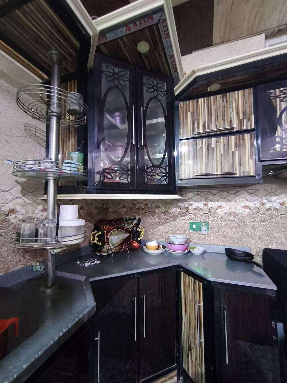 ملحق مطبخ حديث للبيع
 مكان ديالى السعر مليون و600 بي مجال بسيط 
للاستفسار الاتصال ***********
