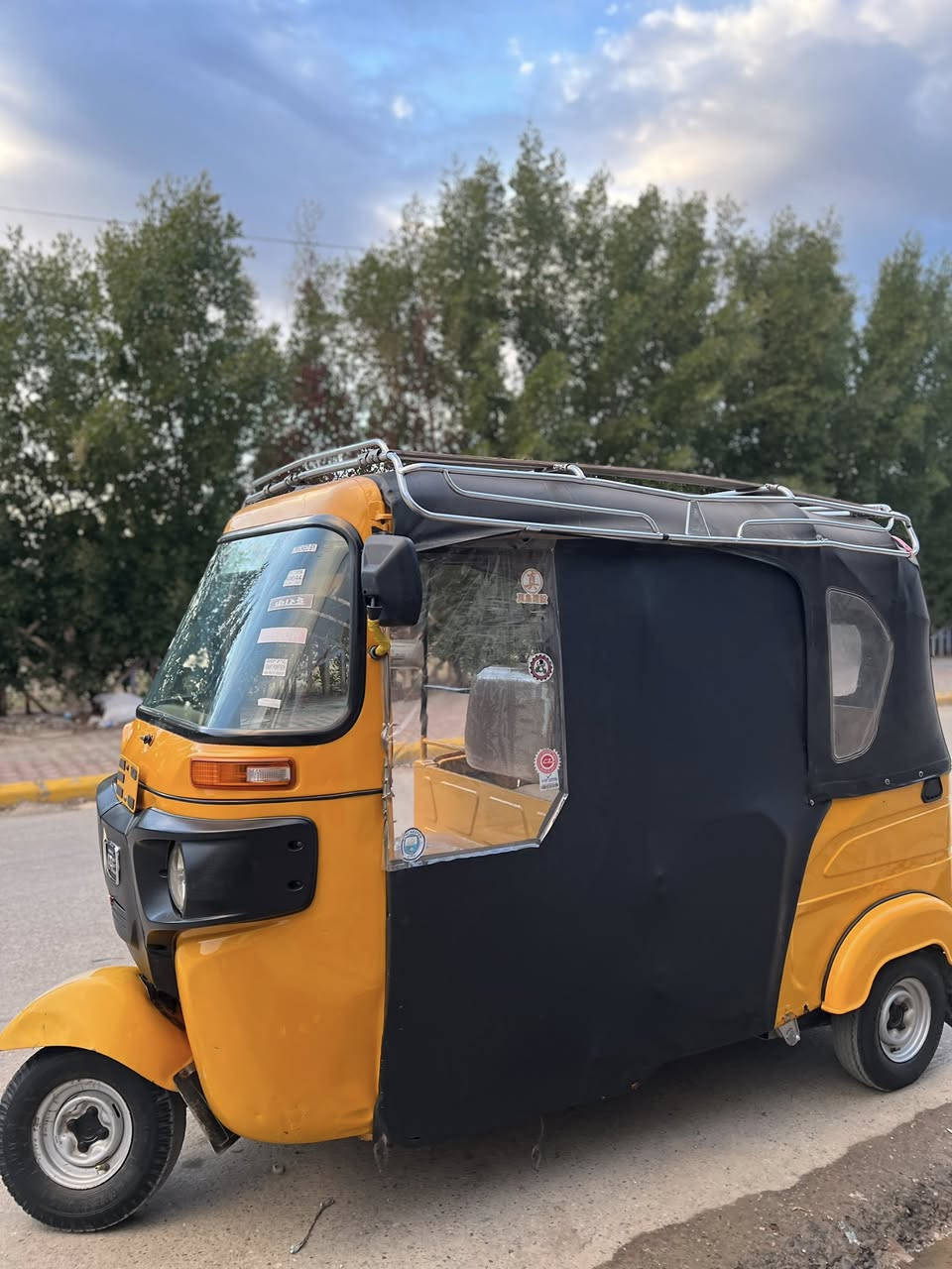 السلام عليكم..
تكتك للبيع موديل22 شهر ل1(اوراق المصطفى) 
اكفلك لحد الترقيم✅ كشر مكفول فقط طخات 
بسيطه بدون معجون خياسات بلاديه مامصلحه
محرك مبدل كلجات وزنجيل تراي زيرو اي نقص مابيها
مكاني واسط_النعمانيه
السعر للشراي يتصل ويدلل
((***********))
