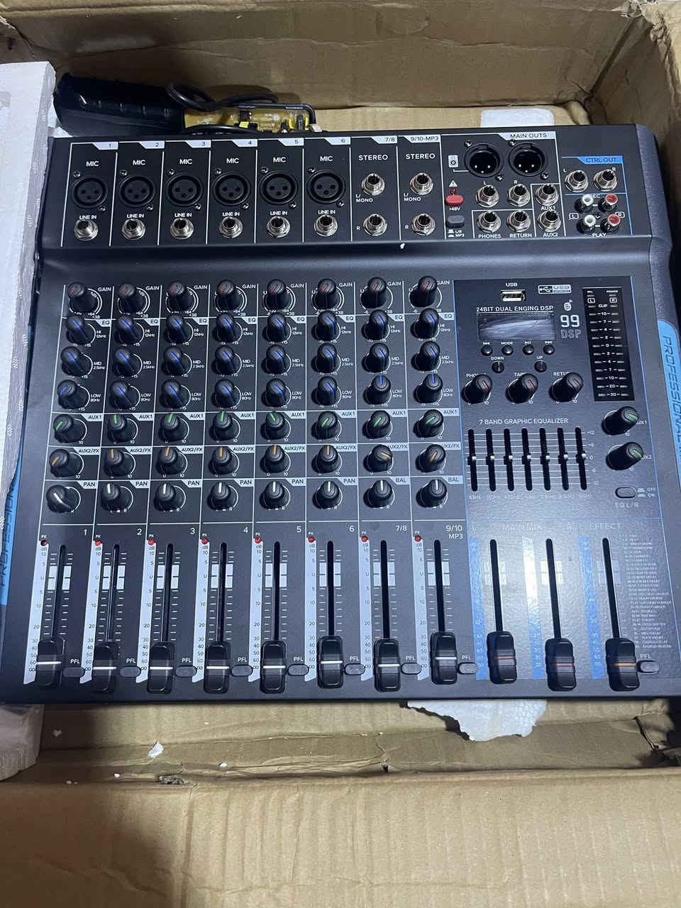 سلام عليكم
جهاز مال صوت الشحانه مالته بيه مشكله والجهاز ما يشتغل 
حط سعر 
***********
