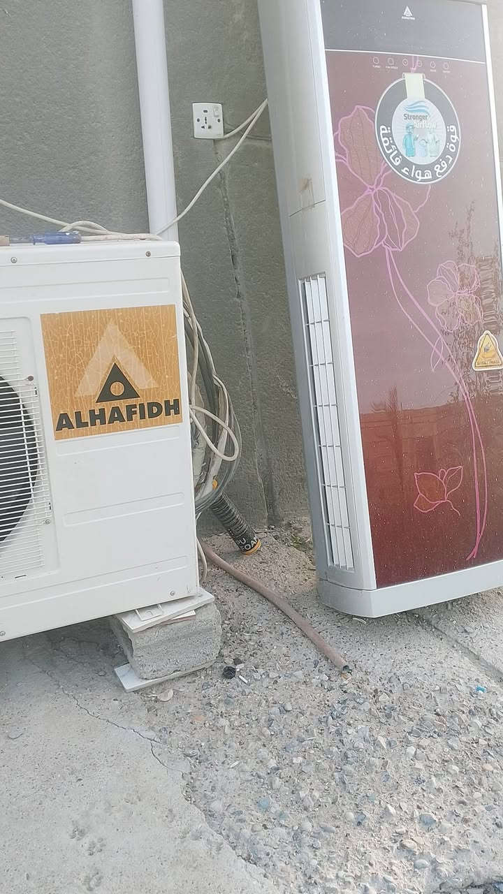 سبلت الحافظ كنتوري ٣طن  كمبريسر شغال بدون تبريد بدون غاز مفتوح ابيعه على وضعه السعر ٤٥٠ مكانه المدائن قرب ملعب النخيل***********
