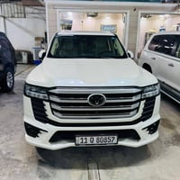 لاندكروزر ٢٠٢٥ • ١٢ الف • رقم بغداد