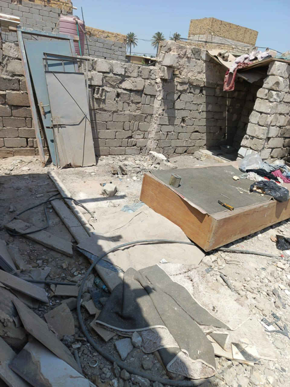 السلام عليكم بيت للبيع
***********
