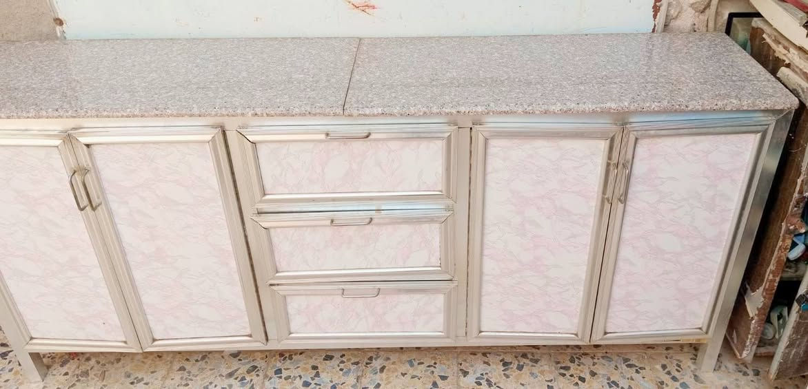للبيع كاونتر  مرمر نضيف،، لشراي يتصل ***********
