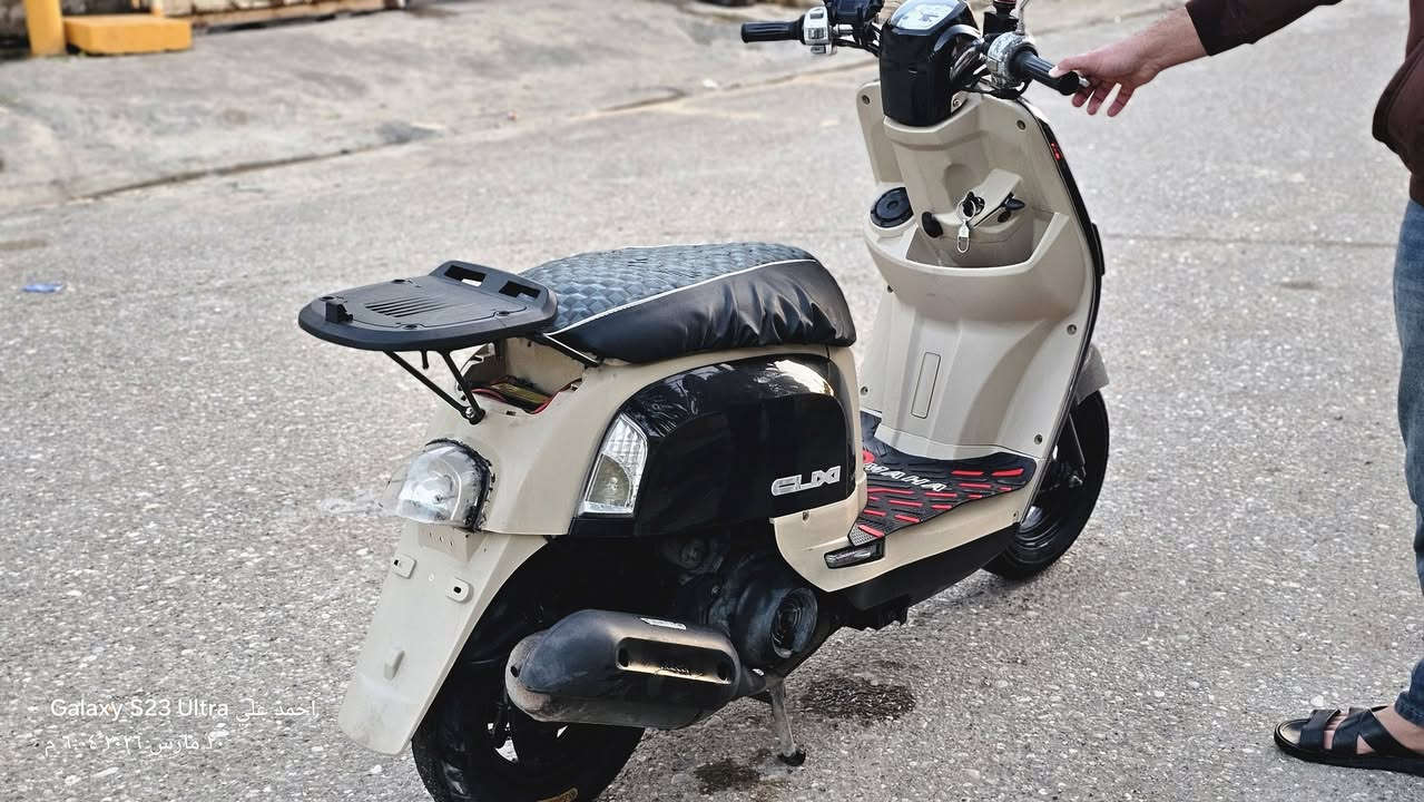 سلام عليكم للبيع دراج ماكس بوليسي كابريتة ما مفتوح جيب فيتر وفحص دراج رمبة نزلته على يدي منزله كفرات موجوده لاصلية موجوده  كامل من كل نقص خير من الله  
العنوان ديالى بعقوبة تقاطع الطرق والجسور للتواصل ***********
السعر ٨٥٠ وبيه مجال للطيبين
