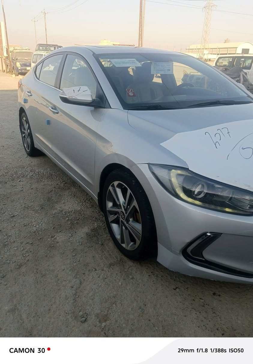 سلام عليكم 
النترا خليجية2017 قطعتين صبغ 
وبيها بارد السعر 123 
***********
