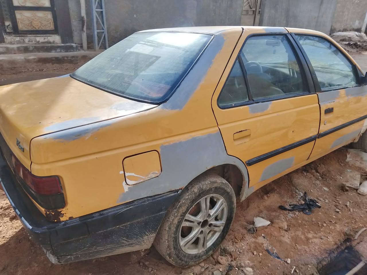 اسلام عليكم بيجو روا مديل 10مكينه وكير رقم الماني بدون اتكفل سرقة وعشارين السعر مليون وربع وبيه مجال بصيط الدوانيه غماس ***********
