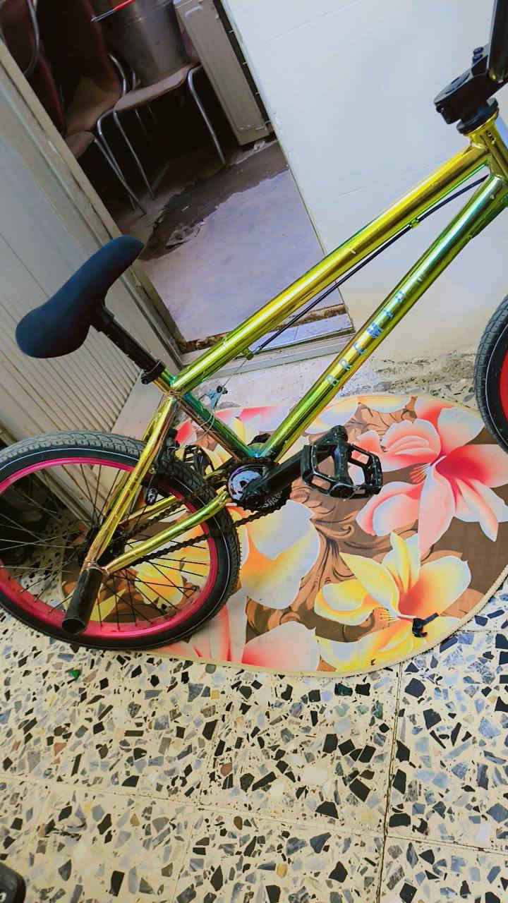 سلام عليكم ورحمة باسكل جيتي ربع لوان باسكل نضيف بدو صبغ باسكل كامل هذن تيرات عاديات تاير اصلي مل بلد مالته مل شركه تاير عريض باسكل كامل باقي تفاصيل عل وتساب او رقم هاتف📱 *********** ول سعر 100وبي مجال لطيبين وتيار موجود صوره له
