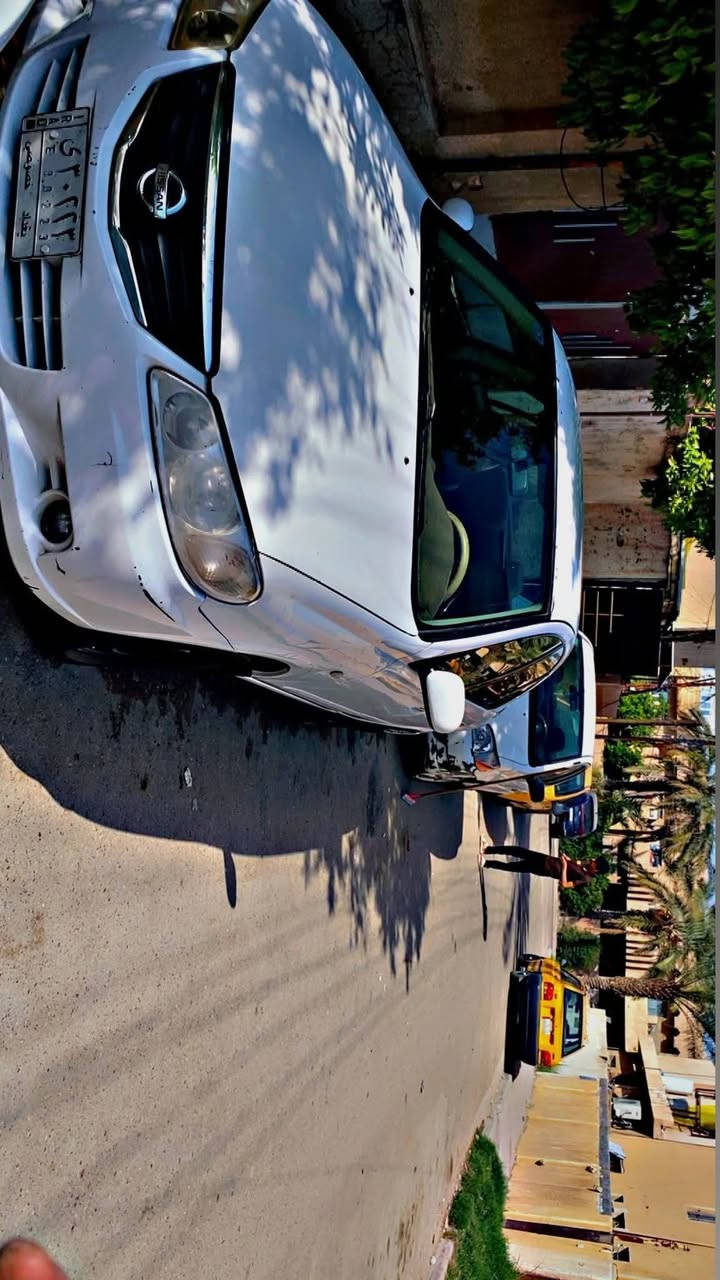 السلام عليكم 
نيسان سني ٢٠١٠ ياباني للبيع مكفولة ماعدا باب السائق والباب الوراه بيهن صبغ محرك قبق اسود مكينة 1800
للاستفسار الاتصال بالرقم ***********
