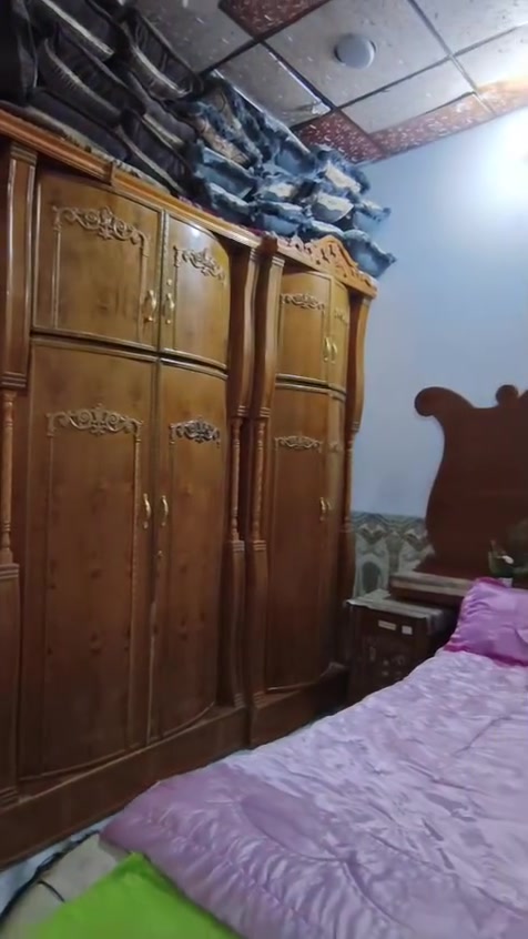 غرفة نوم للبيع مستعمله أخو  جديده تسكام عراقي درجه اولى الثقيل طابقين السعر 900 معه المجال كوفه دور الحوزه حي الصدر الثالث ***********
