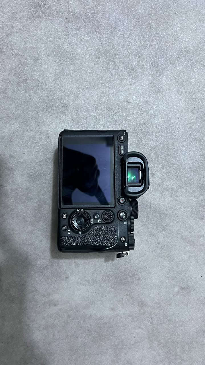 كاميرا a7r iv (a7r4)
نضافة ١٠٠٪؜ مابيها اي مشاكل او شخوط غراضها كلها كامله استعمال قليل جدا شترها 28k
السعر 2،200,000 مليونين و٢٠٠،٠٠٠ الف دينار عراقي
وبيها مجال بسيط للشراي.   ***********
