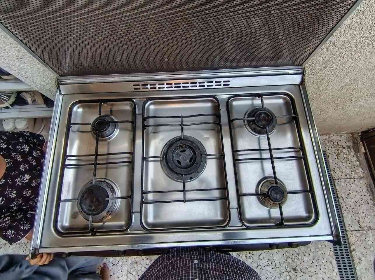 سلام عليكم طباخ گريازي للبيع للستفسار ***********
