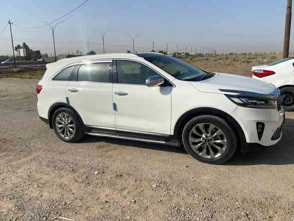 السلام عليكم للبيع سورنتو 2018 شكل عشرين فول مواصفات بنوراما تحكم ستيرن بصمه ابواب 
بصمه جنطه الباب الخلفي بصمه عدد2 
كشنات كهربائي لايت زنون 
ترحيب بالدوسات 
ضررها كدمات بدون صبغ وبدون بارد والسونار موجود خاص والسعر 255 وبيه مجال للأستفسار اكثر ***********
