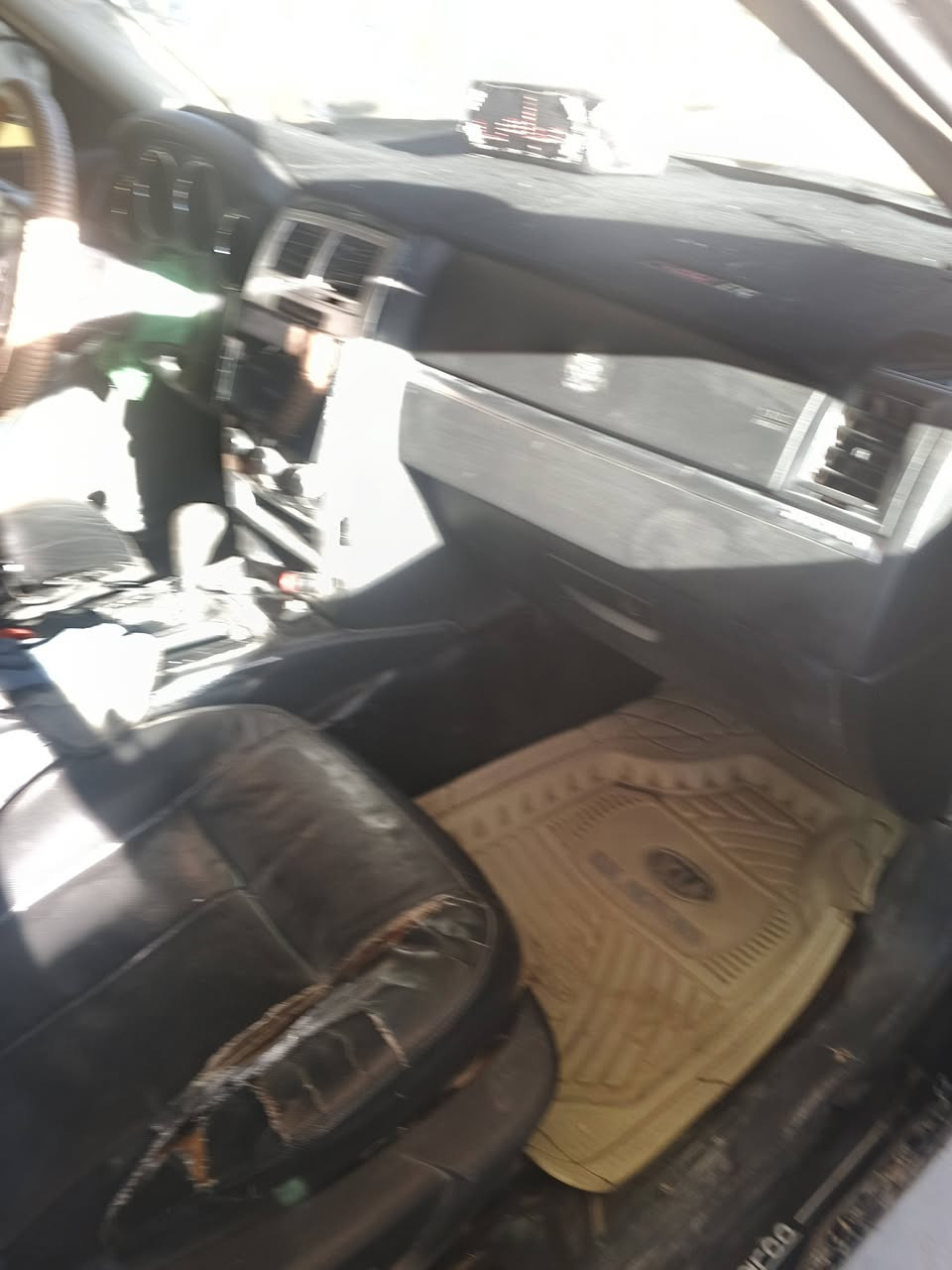 جانجر 10اصل كير مكينه خير من الله السيارة حادثه الباب جيهت العبري تخم تاير حداديه جديده استوني شاده السعر 75وبيه مجال امكلف بلنشر رقم راعي السيارة ***********
