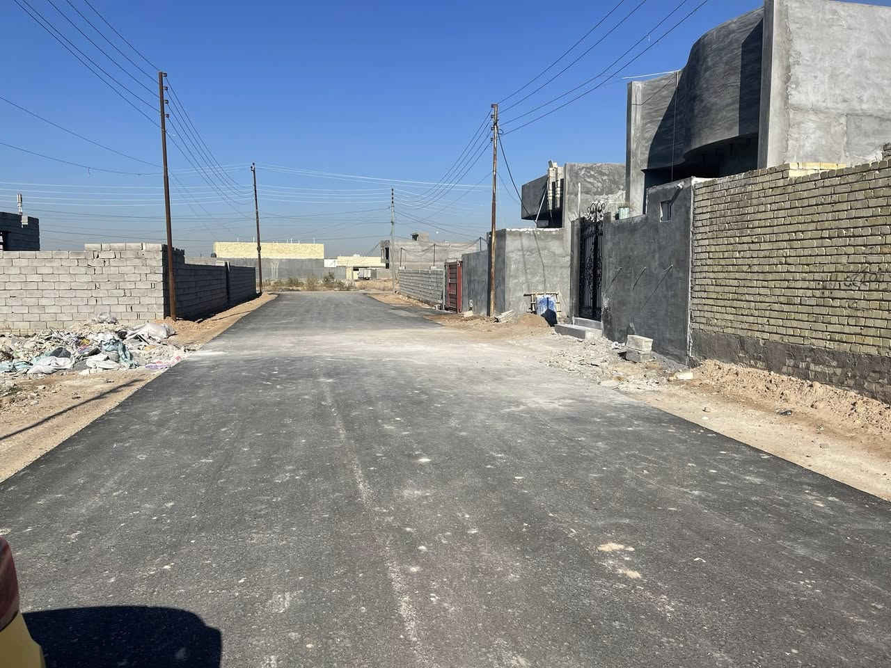 سلام عليكم 
هيكل مساحه 200م للبيع زراعي شهداء التصنيع خدمات كامله قرب دائره الكهرباء ثالث قطعه من الشارع (***********)بغداد المدائن سلمان باك سعر مناسب
