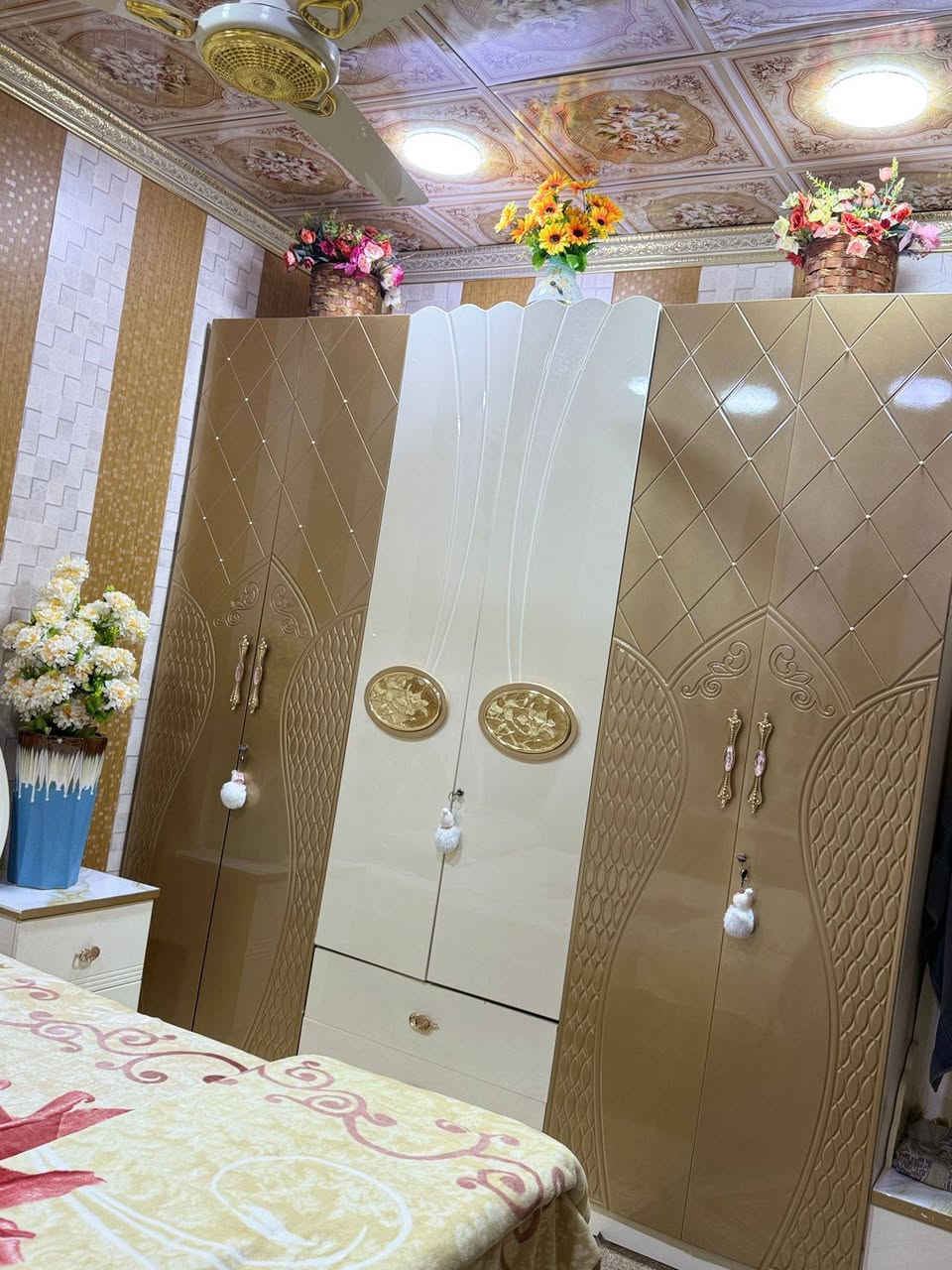 سلام عليكم ورحمه الله وبركاته غرفة للبيع. ديوانية سعر ٦٠٠وبيه مجال
***********
وبيكم خير وتدللون التوفيق للجميع
