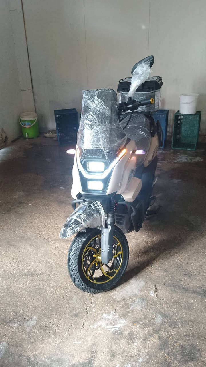 سلام عليكم شباب دراجة اباجي معروضه للبيع موديل2026مستخدمه عشرين يوم دراجه مكفوله وكلشي مابيها سرعتها 136اربع نمر وعلفحص دراجه جبليه وتمشيك مسافه كلش طويله  بطارياتها 6مسطره احسن بطاريت بسوك ودراجه تاخذها عل فحص الستفسارر
***********واتساب وشريحه شغالات ولدراجه رايدها بـ1100
