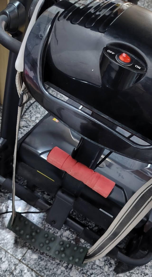 جهاز جري مع قرص خصر
مستخدم قليل و نظيف ...
يتحمل وزن 150 
مع حزام هزاز كهربائي للدهون و مكان لشناو بطن ملحق ...
وبه منفذين لتشغيل مقاطع صوتية (USB بدون توصيلة) و (AUX مع توصيلة ) و بصمة الامان ...

الشاشة راح تحتوي على السرعة و دقات القلب و المسافة و السعرات الحرارية المحروقة ...

حساس قياس دقات القلب راح يكون على الجوانب مع ازرار التحكم بالسرعة و التشغيل ...

ما به خاصية الجبلي ❌ ...

السعر ب200 الف علما الجديد مالته يكون قريب ال500 ...
مكاني بغداد ..حي الجهاد ...و ماكو توصيل ...


**إذا كنت صاحب هذا الإعلان وتريد حذفه لأي سبب، رجاءا أرسل رسالة إلى الدعم الفني**