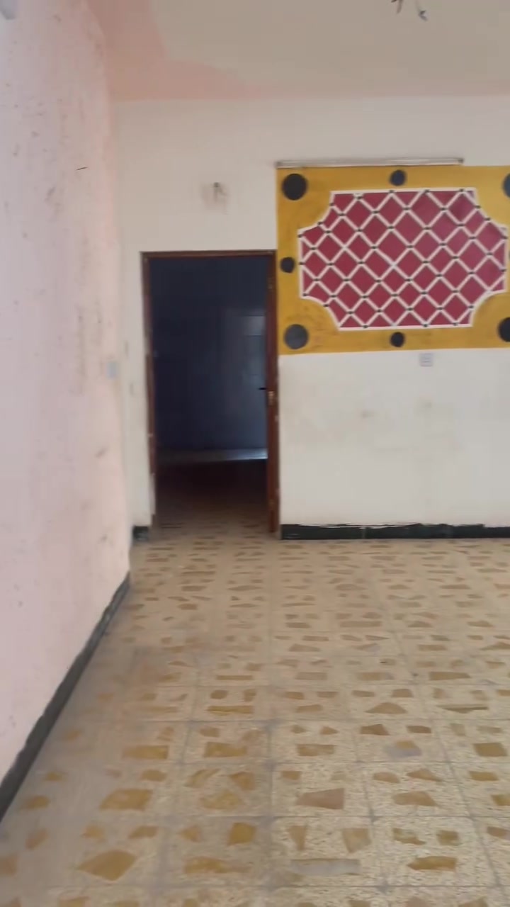 مشتمل للايجار بشارع ٦٠ يم حراير مجمع اليرموك مكون من ٣ غرف نوم كبار وهولومجموعه صحيه ومطبخ 
مابيه كراج السعر ٢٥٠ قفل البيت نضيف بس ينرادله صبغ ويخصم من الايجار


**إذا كنت صاحب هذا الإعلان وتريد حذفه لأي سبب، رجاءا أرسل رسالة إلى الدعم الفني**