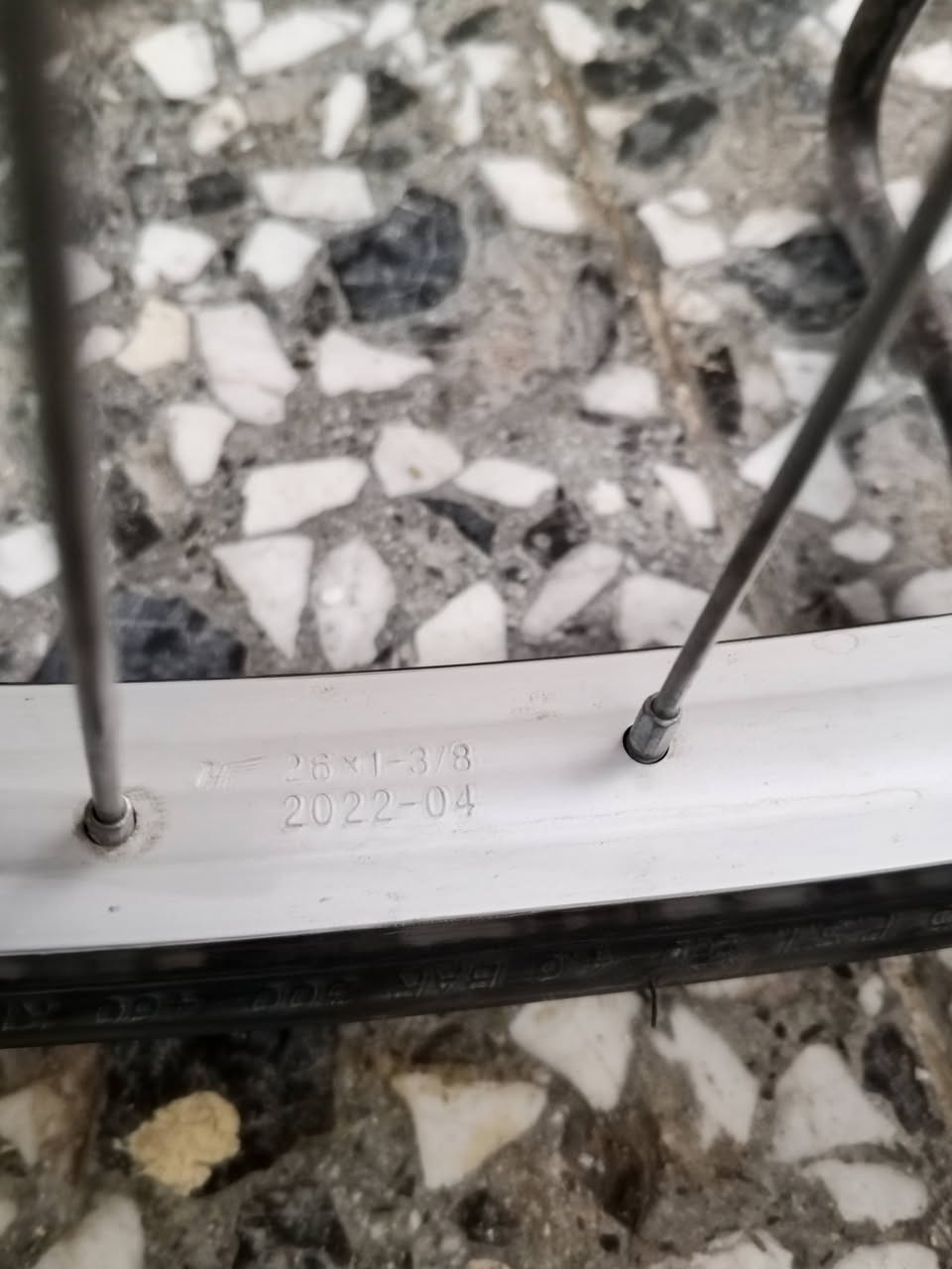 سلام عليكم باسكل بيدي للبيع موديل 22باسكل برغي ماعوزه نضيف كلش غراض كامله جاملغات بريك  كدان موجود مكاني مكتب 🏢 رشيدد رقم 📱 ***********السعر ب100وبي مجال قليل لشراي
