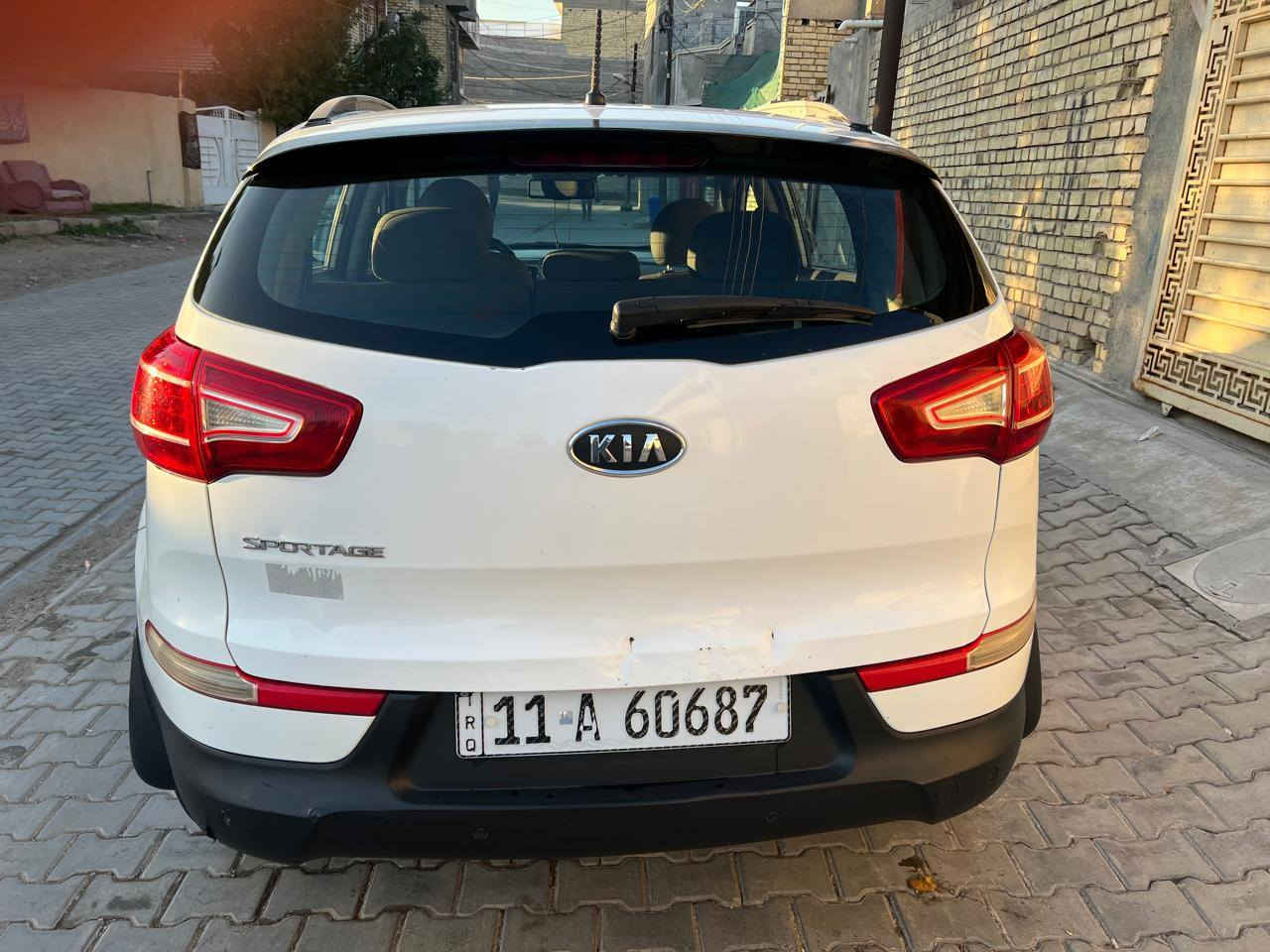 سلام عليكم
اخوان كيا اسبورتج موديل 2011 مكفوله من الصبغ فقط بارد بصندوك موضح بالصورة سيارة حلوه  فول مواصفات بانورما تحكمات عدا البصمة ماشيه 223 رقم بغداد جديد ثاني يوم تحويل هزه جديده العنوان بغداد الزعفرانية السعر ١٤٠ وبيها مجال 
***********
