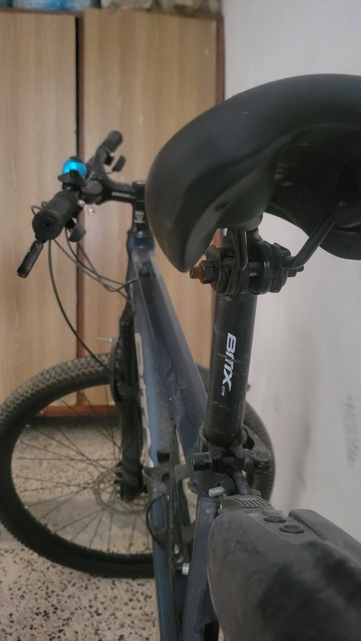 سلام عليكم عيدكم مبارك
بايسكل BMX GTR SPORT ماركه واضحه محاجه نتاقش

بيها ولبايسكل بعده بلادي جديد ونضيف ستخدام بس 5 شهر وتجي شوف بعينك شكد نضيف مابي اي تلحيضات بس لتايرر الخلفي ممسوح يرادله تبدیل فقط ملاحظه لبايسكل

متروك محد بحاله اريده ب 100 بي مجال حك جيه

رقمي *********** متواجد فقط وتساب
