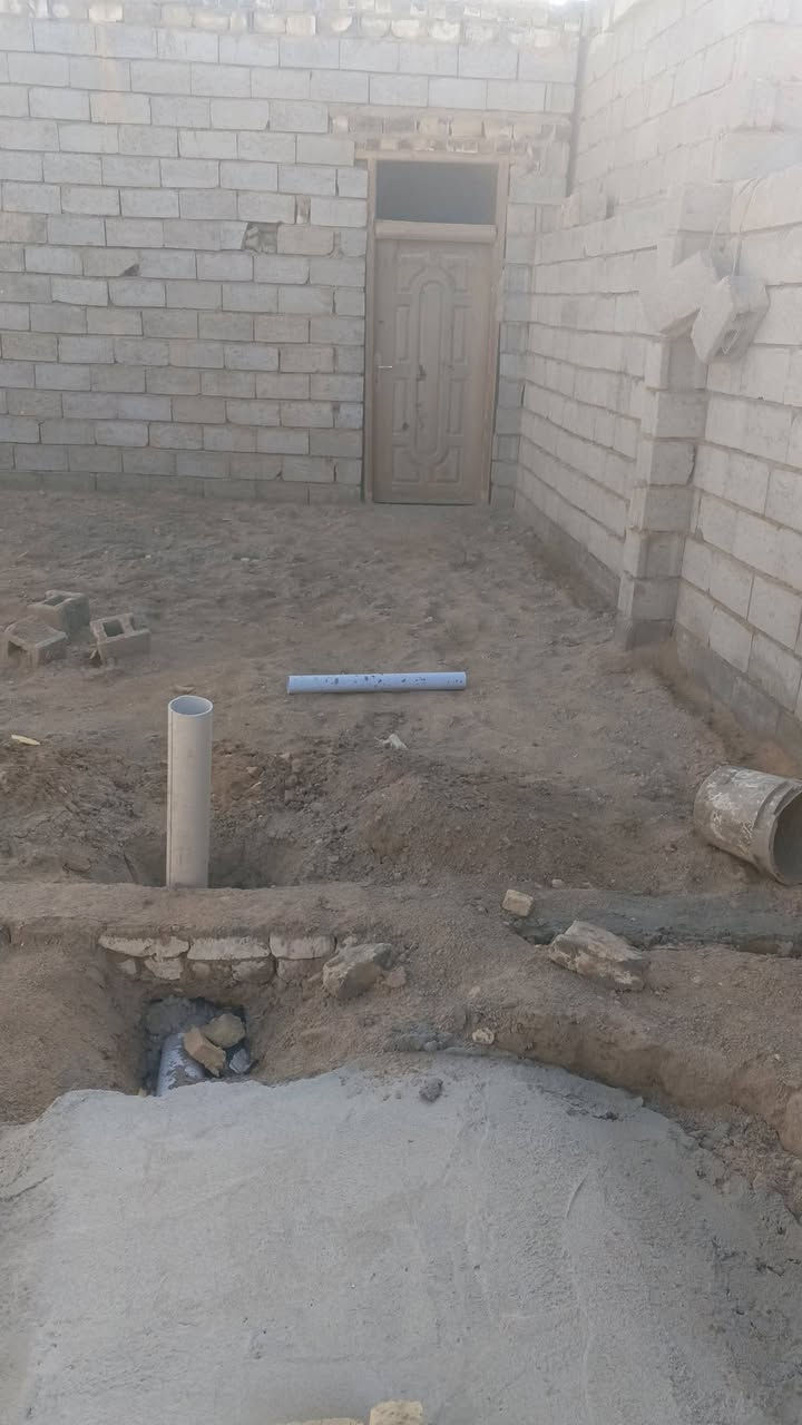 سلام عليكم بيت للبيع المساحه 100متر مربع غرفه بيه غرفه كامله اوسياج أو حمام بيه ماي الكهرباء مجاري كله كامله حته البلوعه مبنيه اومصبوبه مكانه نجف شارع كربلاء عمود 136ابشارع الصيدليه وطب قبل الخير السعر 7بيت مرقم مشمول قرار محكمه ***********
